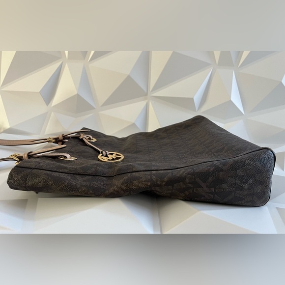 Michael Kors Signature Leather Jet Set Tote Brown Shoulder Bag - Picture 9 of 16